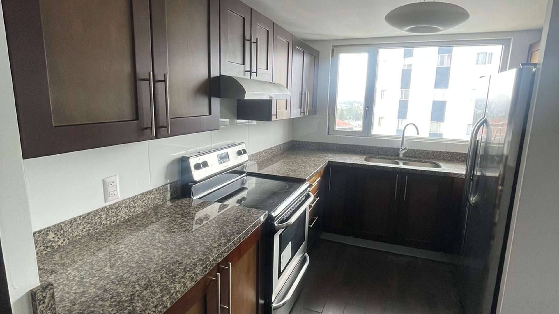 Apartamento en Alquiler Edificio Attica II, zona 14  - Miniatura 7