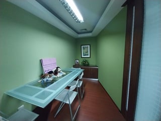 Oficina en renta, en Zone 10 - 2