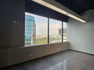 Venta o Alquiler de Oficina en Europlaza zona 14 - Image 11