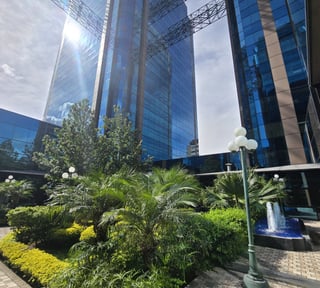 En renta oficina en la zona 14 Edificio Europlaza
