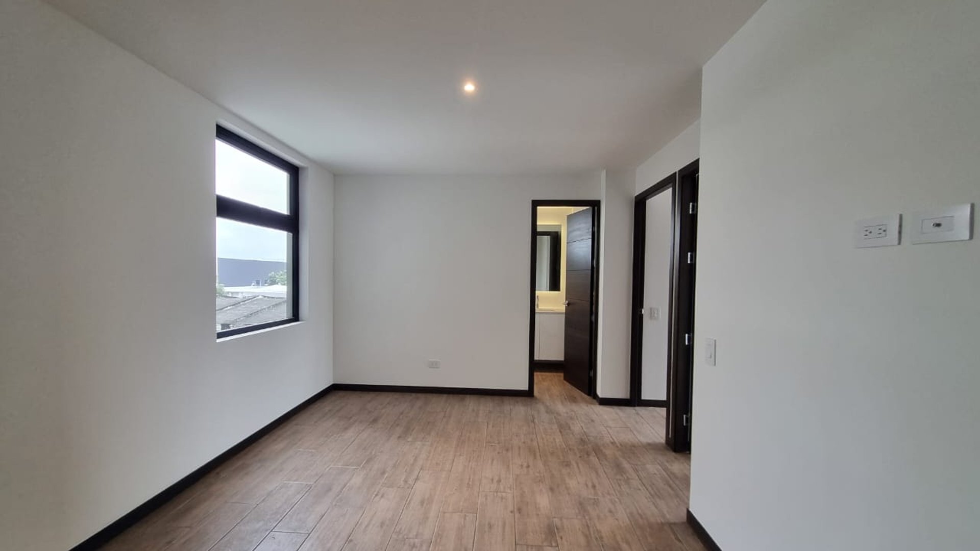 RENTA Apartamento Zona 13 Edificio Aure - Miniatura 6