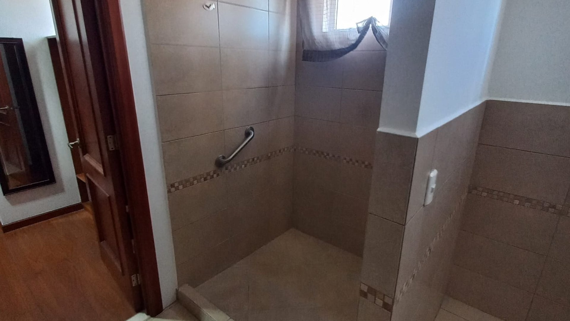 Apartamento en renta en Edificio Boticcelli, zona 15 Ref-6060