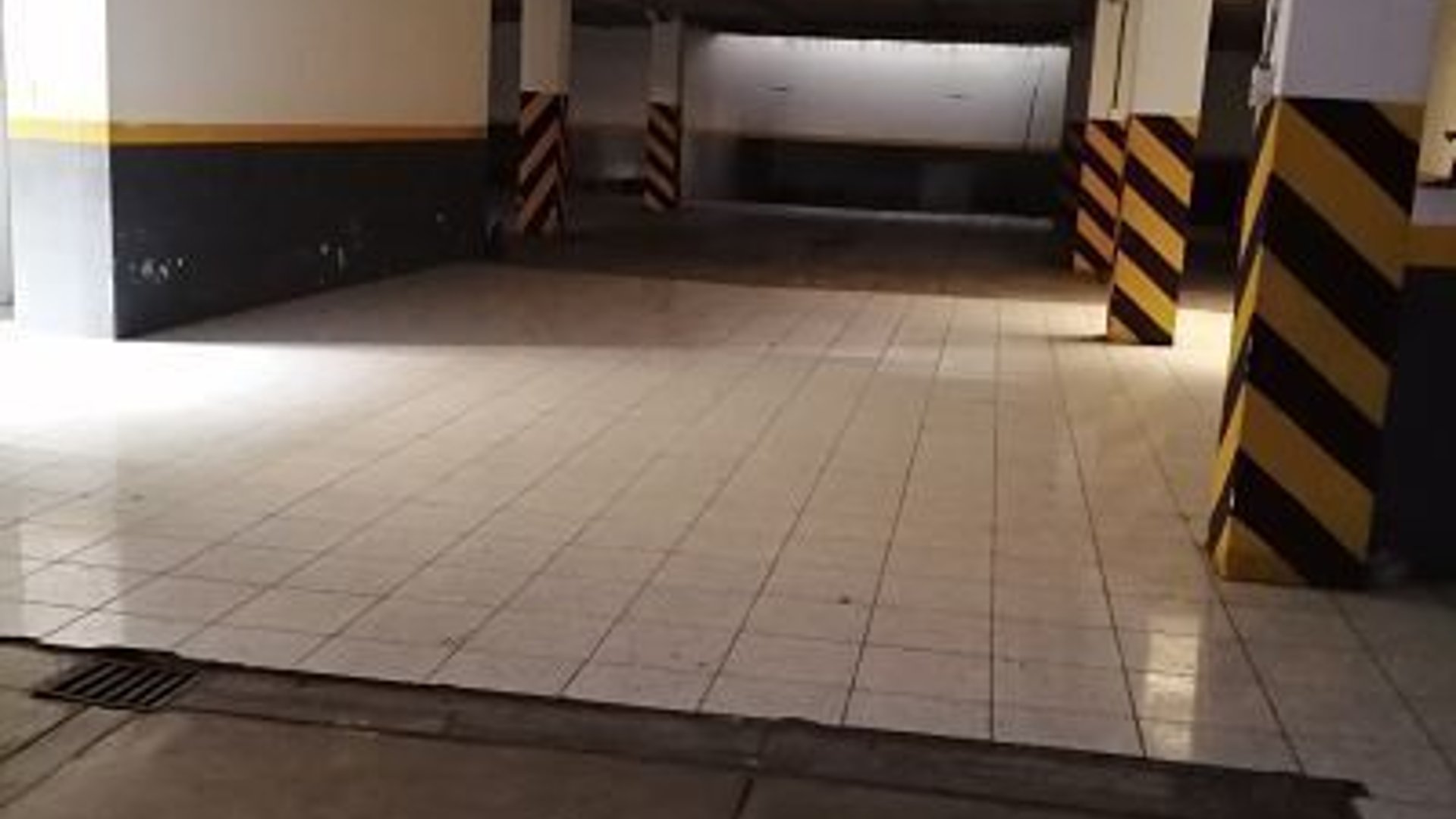 Edificio en Renta – Zona 12 - Miniatura 2