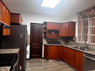 CASA EN RENTA – COLONIA ELGIN II | ZONA 13 - Image 2