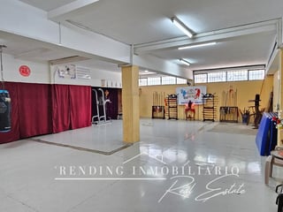 Building for Sale in Zone 1 | 965 m² Construction + 10 Parking Spaces - Image 14