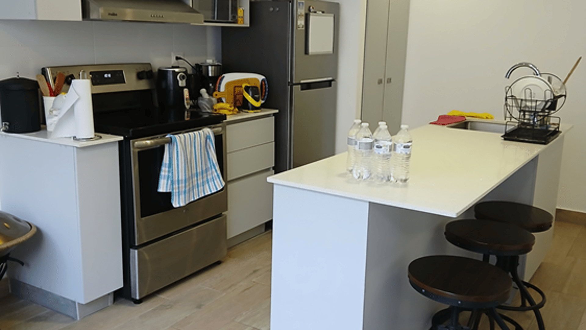 VENDO ZONA 2 APARTAMENTO  EN AVENIDA SIMEON CAÑAS