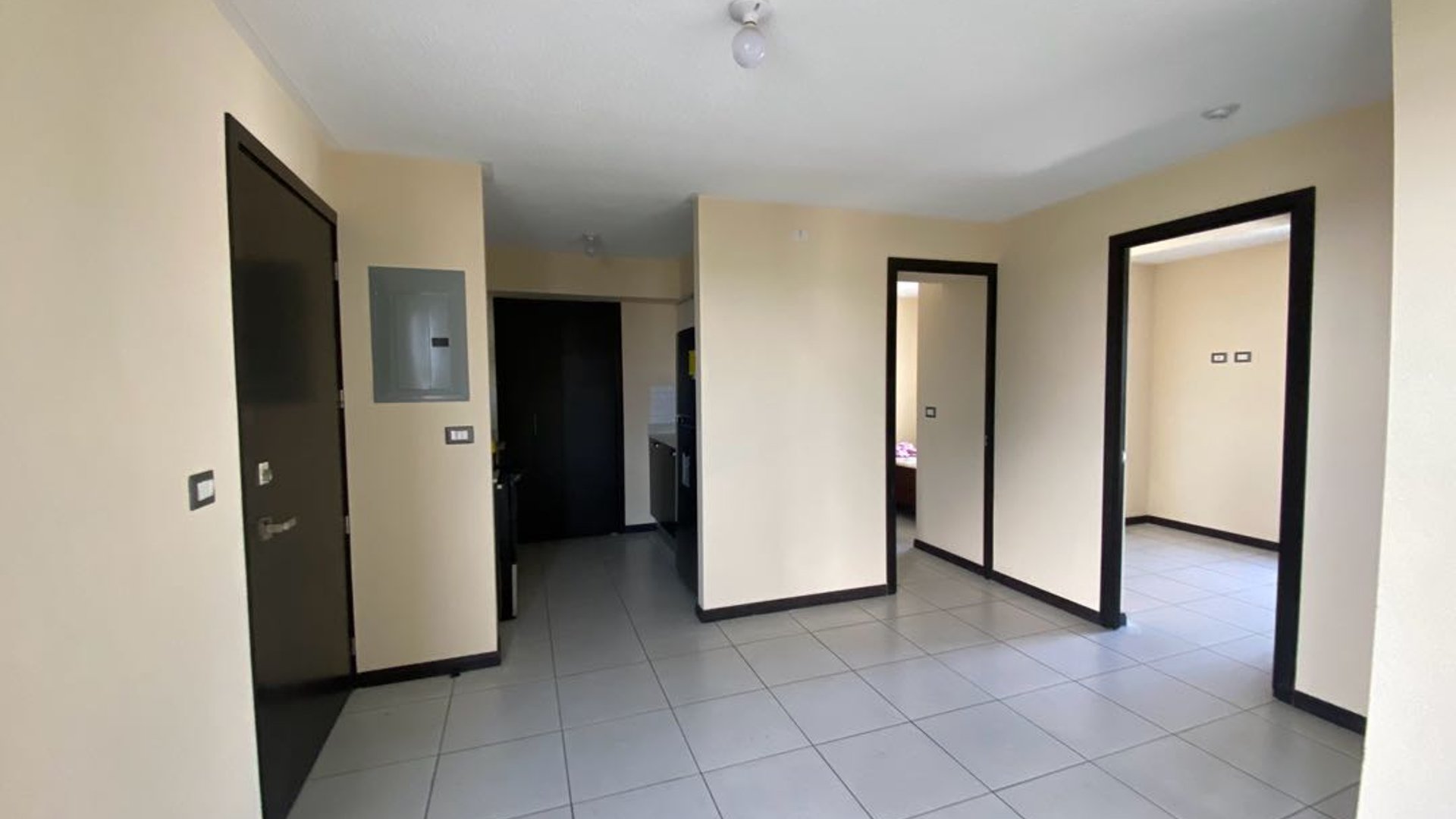 Apartamento en Renta en Vistas de las Charcas Zona 11 - Miniatura 2