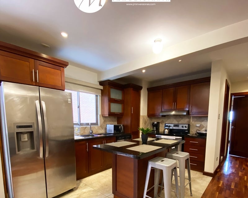 Apartamento en Renta de 2 Dormitorios en Zona 15 Vh1
