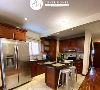 Apartamento en Renta de 2 Dormitorios en Zona 15 Vh1