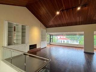 Casa grande en venta La Montaña zona 16 - 4