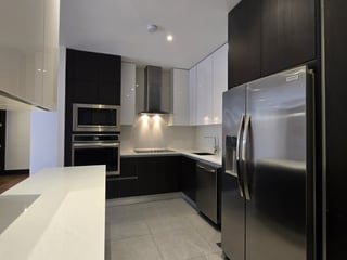 Apartamento de Lujo con Jardin en venta en la zona 14 - Image 4