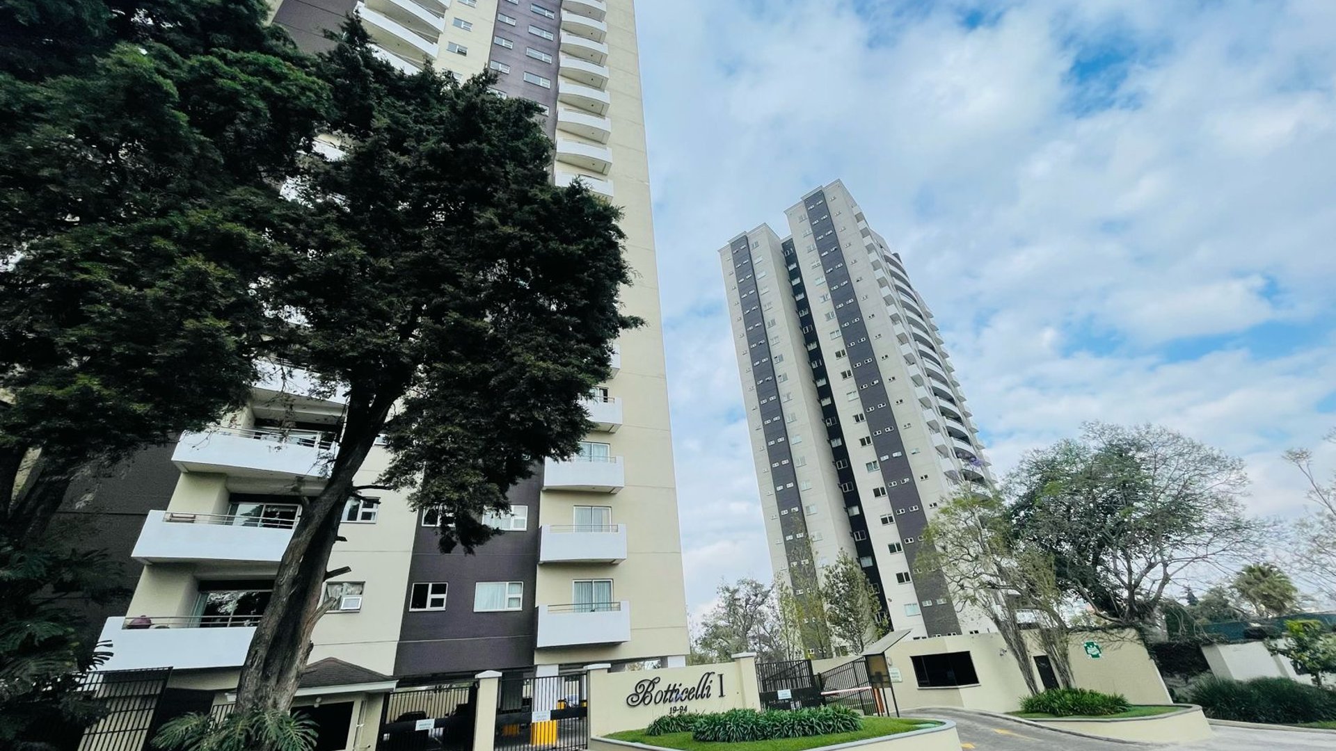 ALQUILER DE AMPLIO Y LINDO APARTAMENTO - BOTTICELLI, ZONA 15 - Image 1