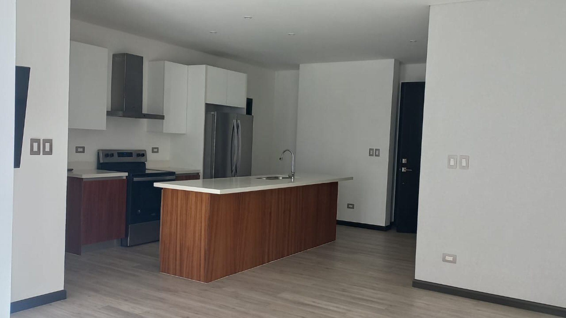 Apartamento de Lujo en Renta Lirios Cayalá zona 16 - Miniatura 6