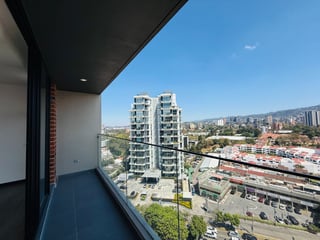 VENTA DE MODERNO APARTAMENTO - IQ10, ZONA 10 - 5