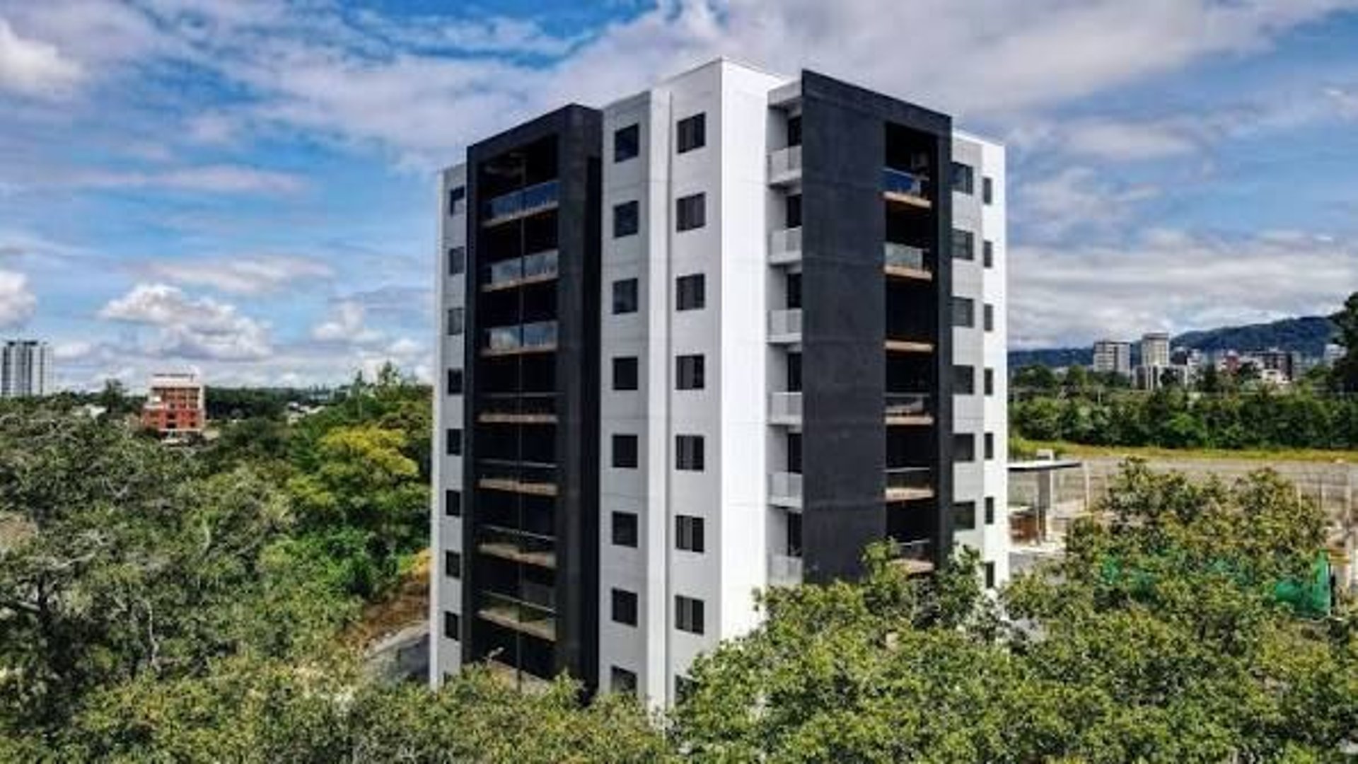 VENTA APARTAMENTO ZONA 16