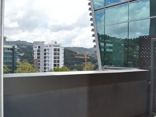 Oficina en renta zona 15  Boulevard Vista Hermosa - 2