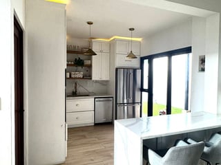 VENTA DE MODERNA CASA EXCELENTE UBICACIÓN - BLV. SAN CRISTOBAL - 5