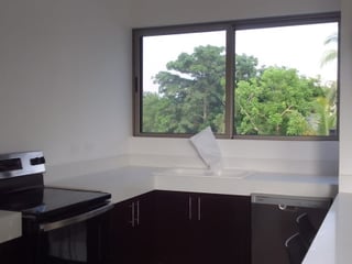 Espectacular villa amueblada en renta en Monterrico - Image 4