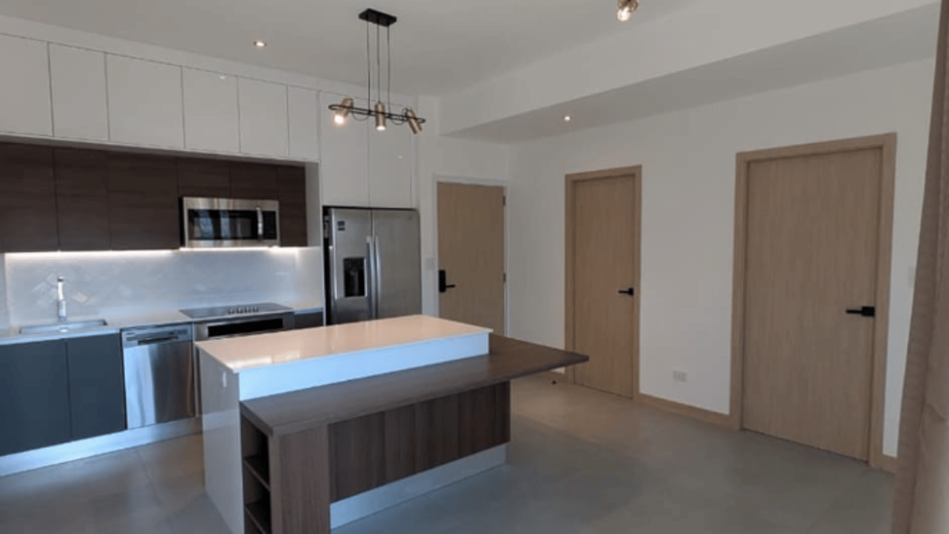 ALQUILER DE MODERNO APARTAMENTO - BONA 10, ZONA 10 