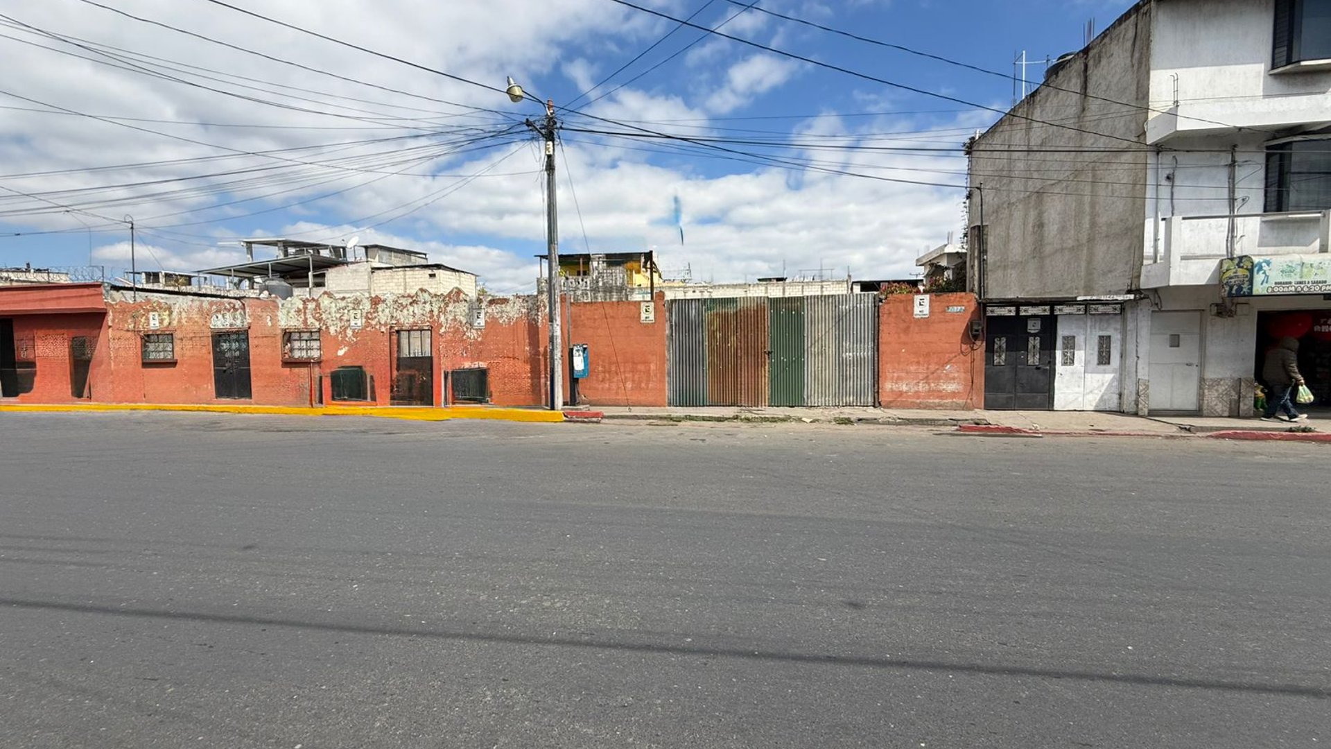 Terreno en renta en Esquina Centro Comercial Pradera Chimaltenango  - Miniatura 6