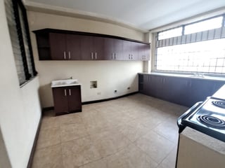 En alquiler Apartamento con 125.00m2 en Zona 10 - 2