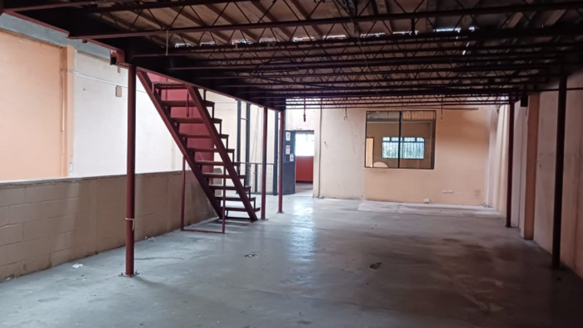 Edificio comercial en venta o renta en San Cristobal - Miniatura 14