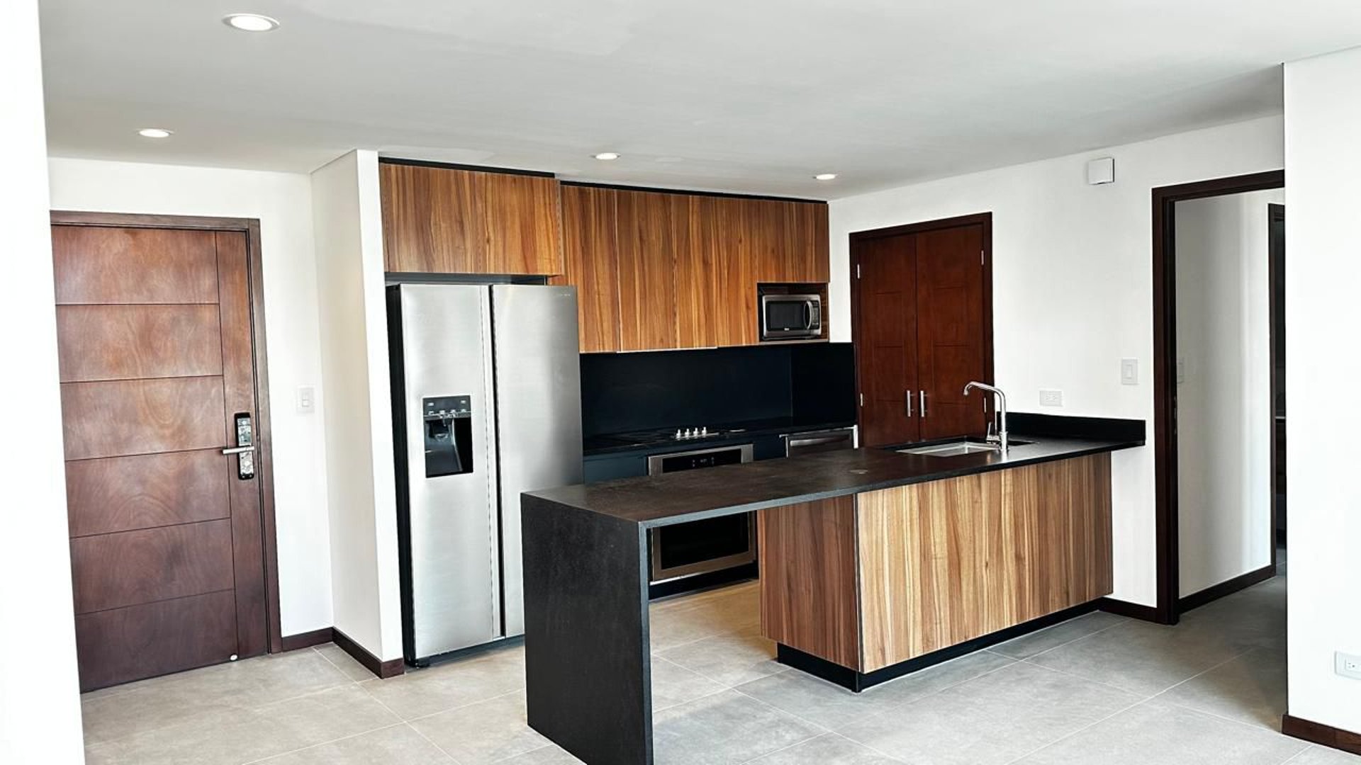 VENTA DE LINDO APARTAMENTO - RESERVA 5TA, ZONA 14 - Miniatura 3