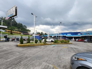 Local en renta Plaza Comercial Zona 5 Villa Nueva - 4