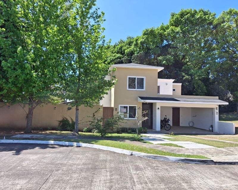 Casa en Renta en Condominio La Fontana 1