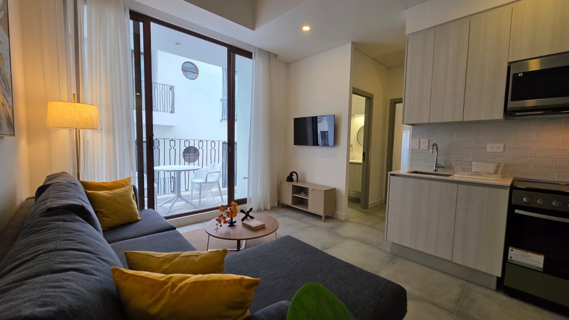 Apartamento en renta amueblado en Antares de Cayalá zona 16