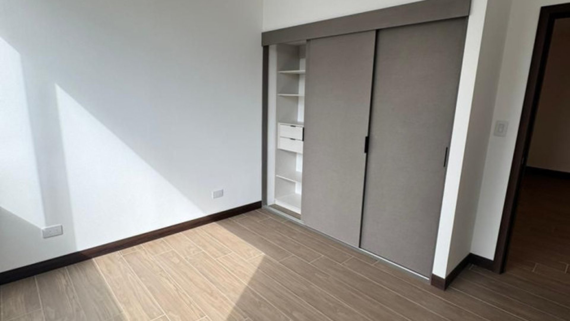 Apartamento en Venta y Renta en zona 15 - Miniatura 6