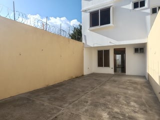 Casa en Venta Hacienda Real zona 16 Para inversión - 2