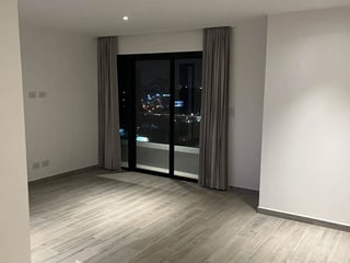 PARQUE 10 APARTAMENTO RENTA TRES HABITACIONES Z. 10 - 4
