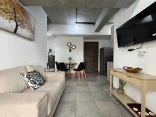 RENTA Apartamento Amueblado Zona 4 Edificio Modra - 2