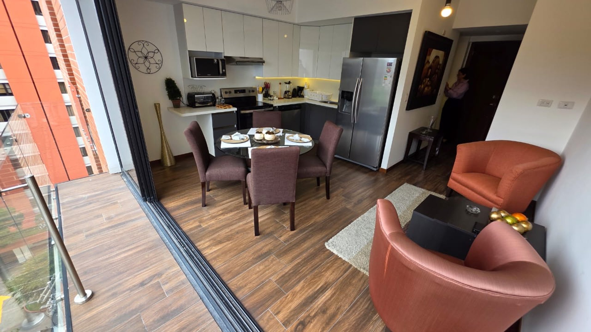Apartamento amueblado de 1 habitacion en renta en zona 10 Ref-5291