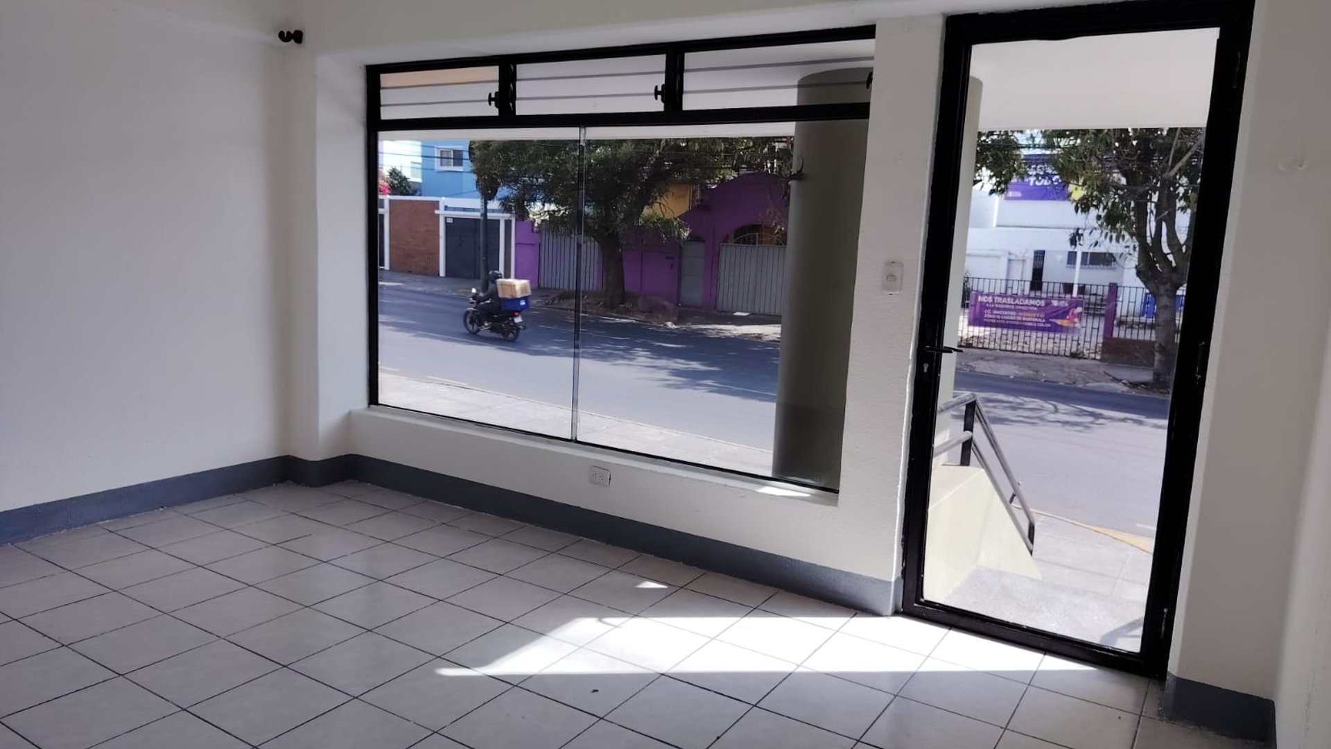 ???? LOCAL COMERCIAL EN VENTA – 23.00 m² | PLAZA BURÓ | ZONA 10 - Miniatura 5