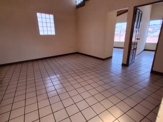 En alquiler local comercial en Zona 1 de Xela - Image 4