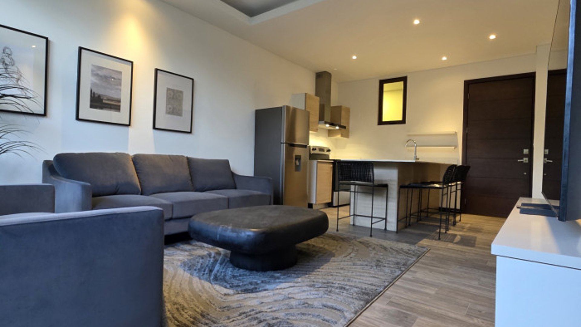 Apartamento amueblado en Alquiler Lirios de Cayala Z.16 - Miniatura 2
