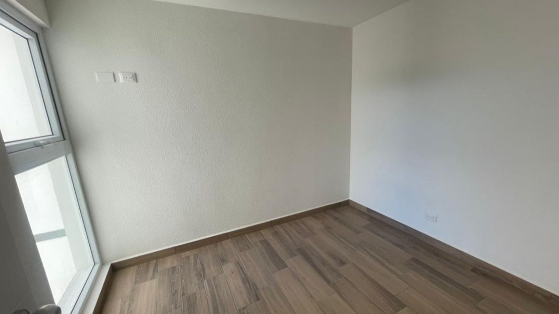 Apartamento en venta en Edificio Lares 17 zona 17 - Miniatura 3