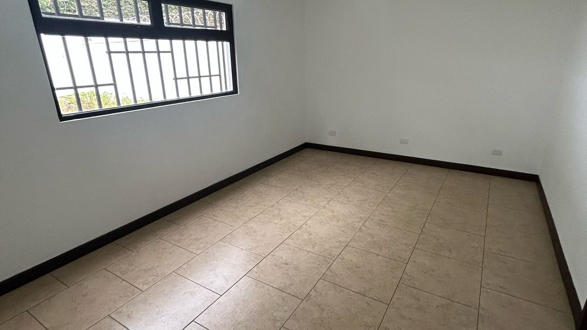 Alquiler de casa en zona 15 VH1 para oficinas ideal - Miniatura 21