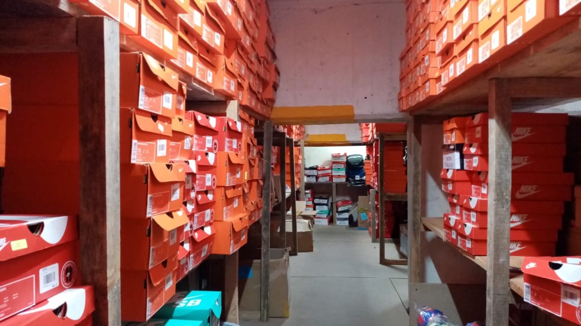 Local en Venta Centro Comercial Los Próceres, zona 10 Guatemala - Miniatura 7