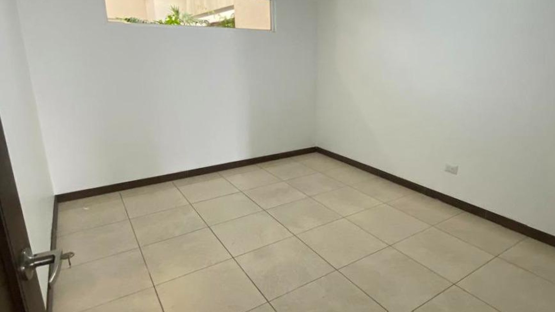 ???? APARTAMENTO EN RENTA – 3 HAB + BALCÓN | EDIFICIO PÓRTICO | ZONA 7 - Miniatura 5