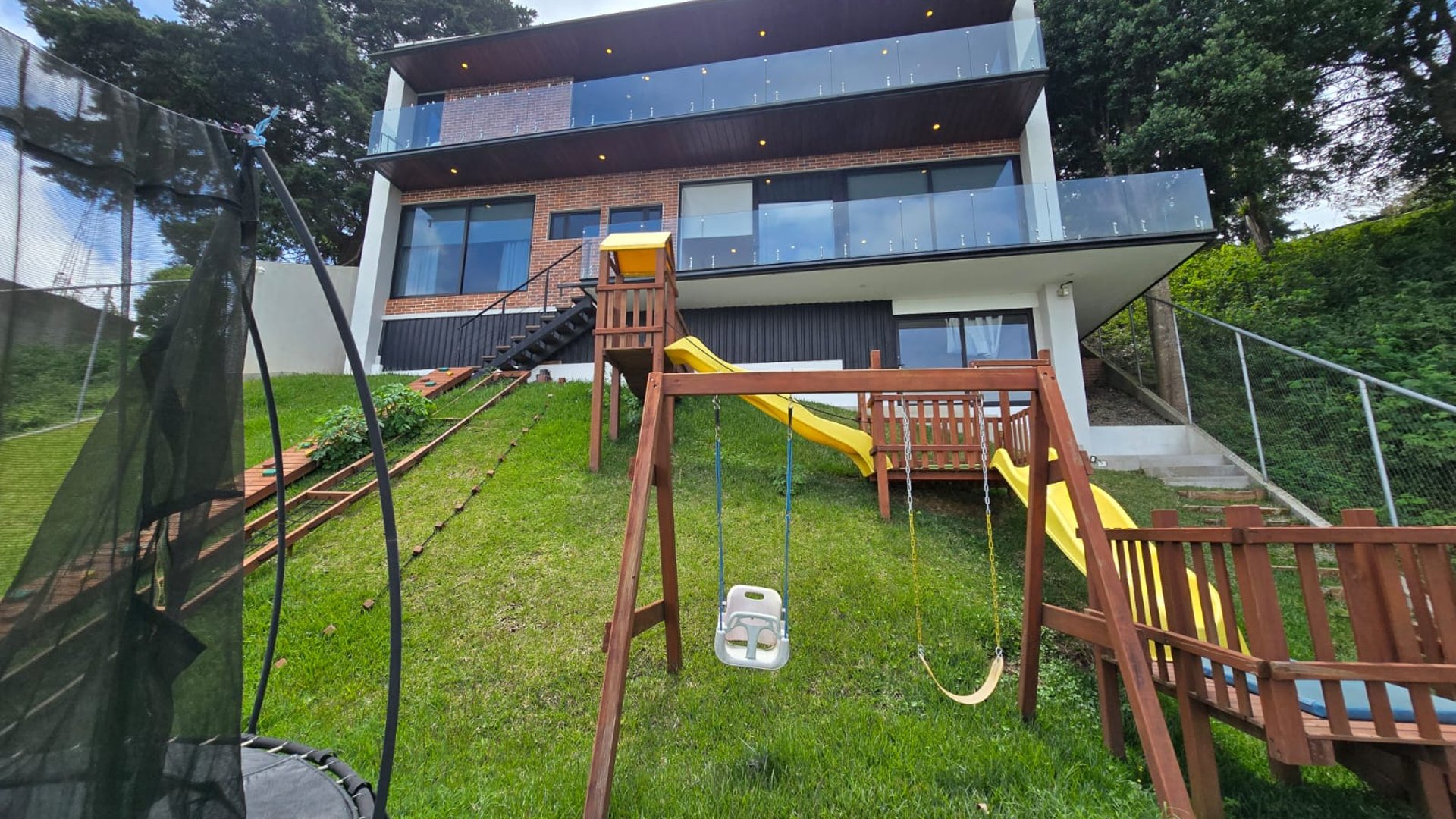 CASA GRANDE EN VENTA EN EXCLUSIVO CONDOMINIO ALTOS DE MONTEBELLO KM 9.5 CAES‼️