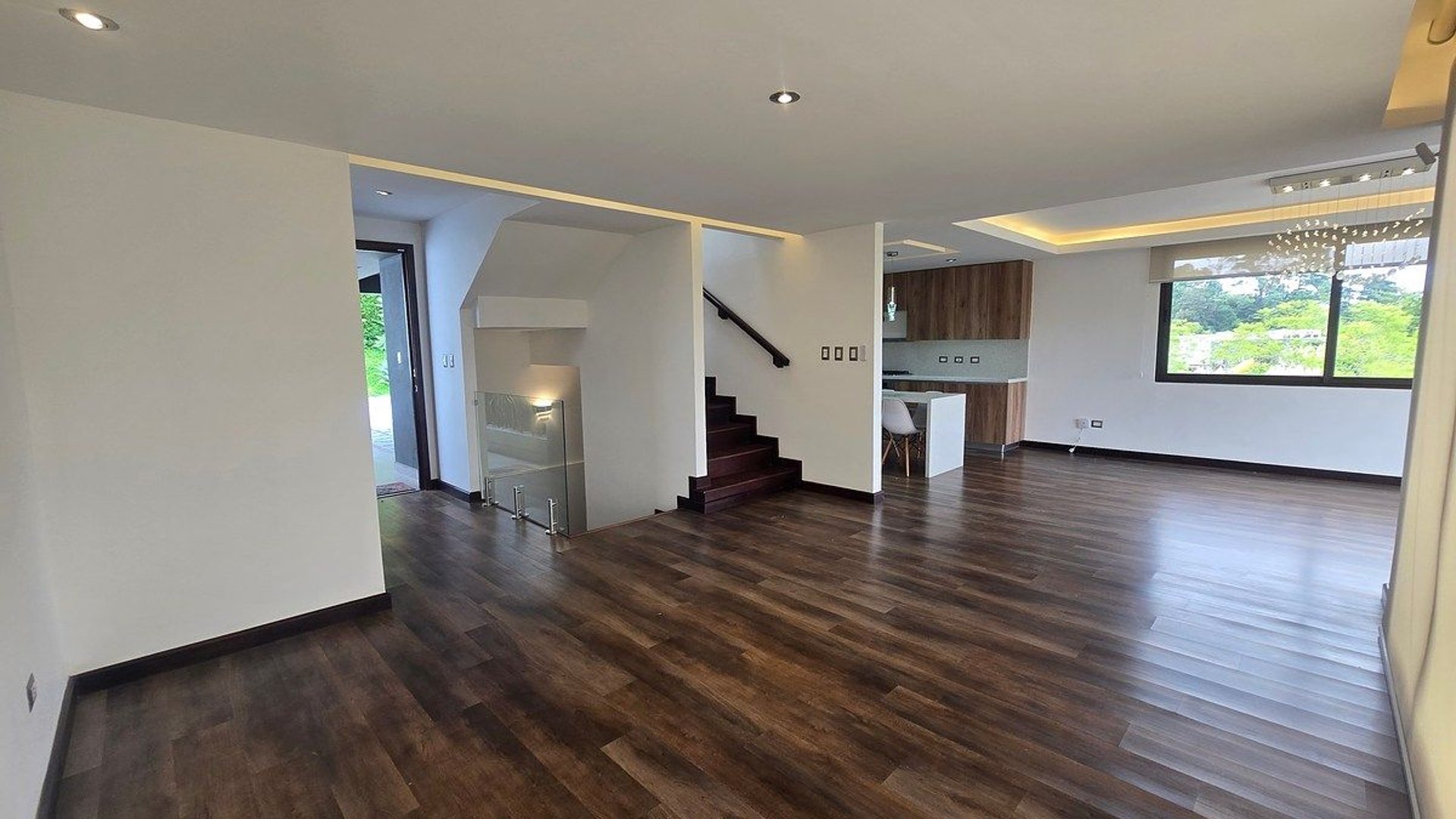 CASA EN VENTA EN JACARANDAS DE SANTUARIA MUXBAL KM 14.5 CAES, EQUIPADA‼️