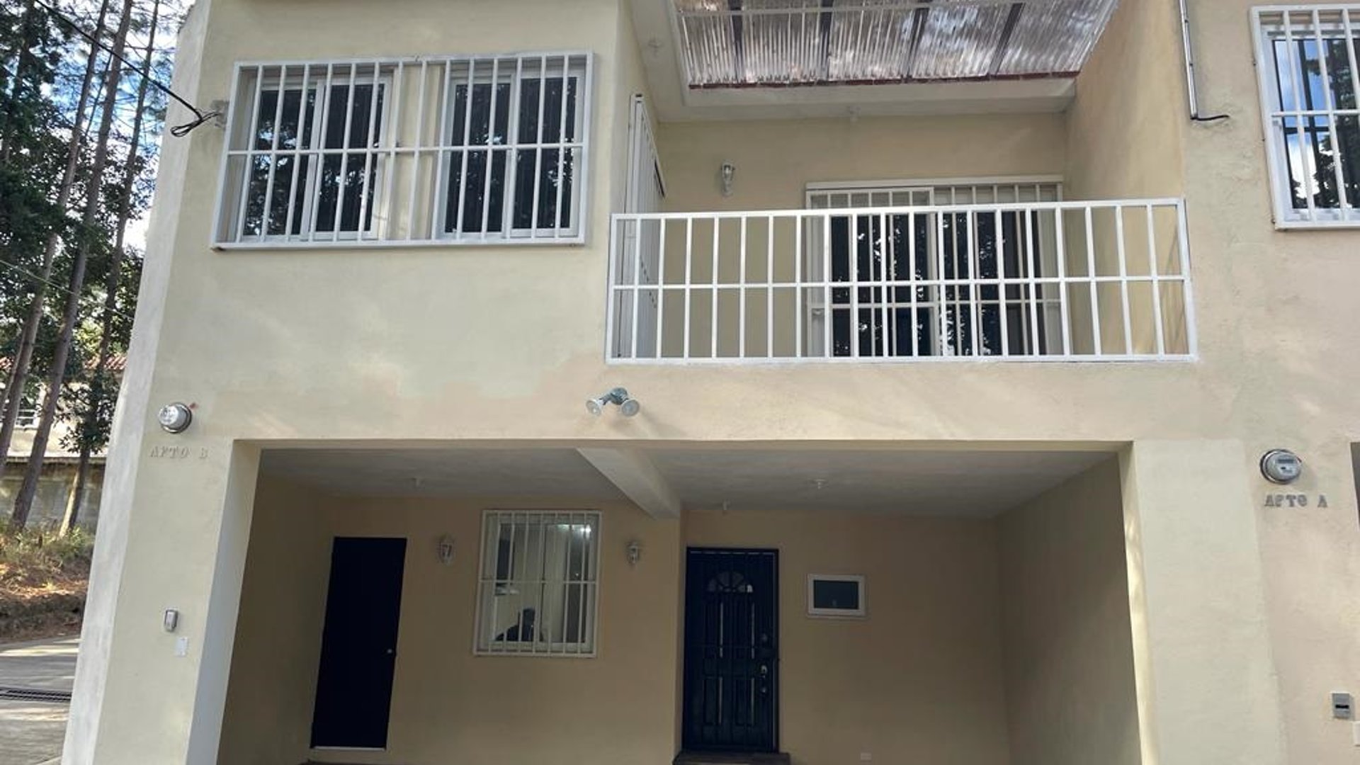 Casa Venta/Renta En Santiago Sacatepequez, Colonia Valle Real/D