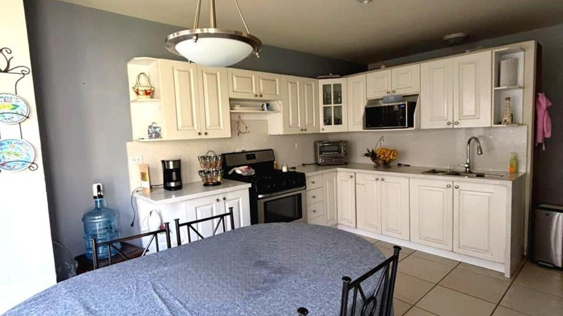 Casa con jardín en venta de 4 habitaciones en Z8 de Mixco Ref-5478