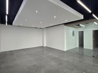 Venta o Alquiler de Oficina en Europlaza zona 14 - Image 4