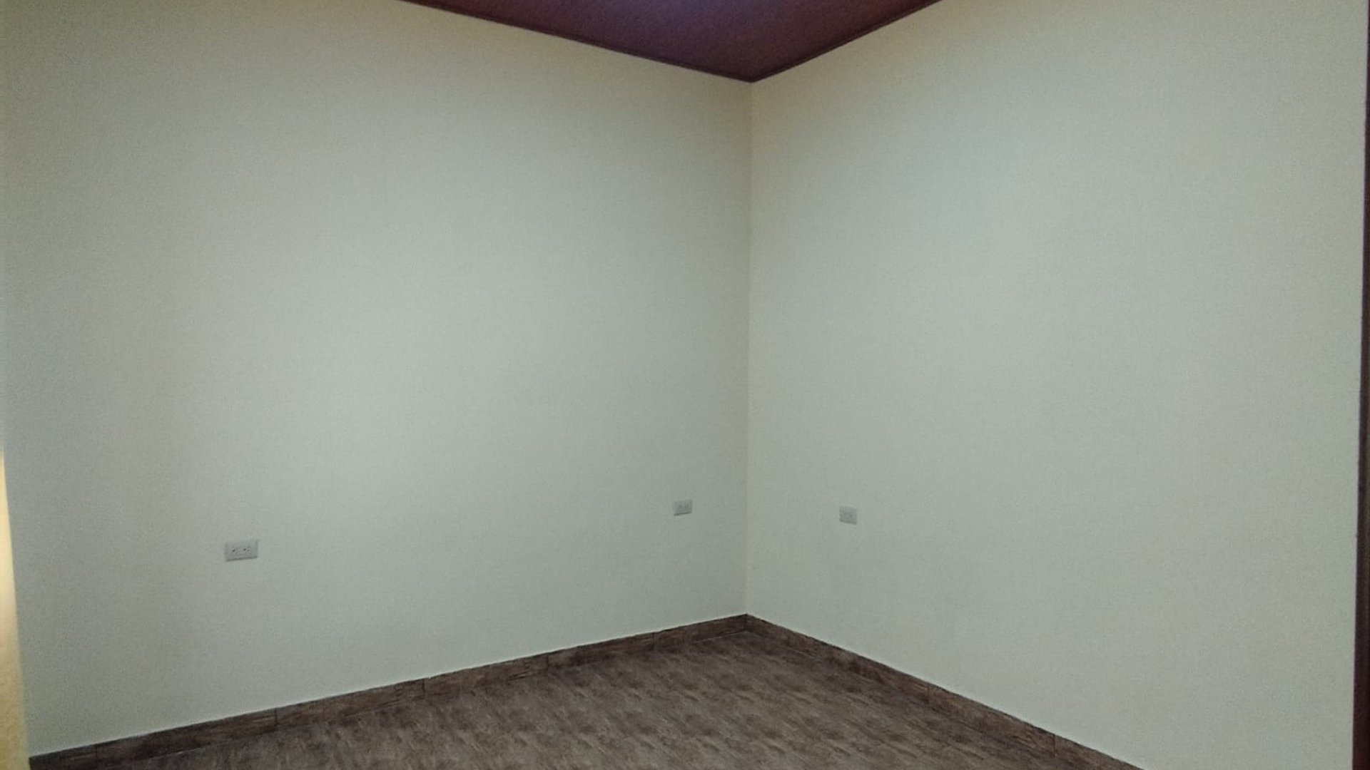 ???? CASA REMODELADA EN VENTA – 2 HAB | BARRIO MODERNO | ZONA 2 - Miniatura 3