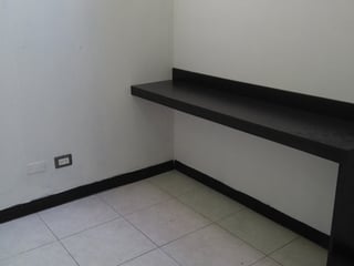 ALQUILER OFICINA O LOCAL ZONA 9 AVENIDA DE LA REFORMA - 5