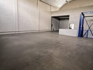 OFIBODEGA EN VENTA DE 3 NIVELES ADENTRÓ DE GARITA - Image 3